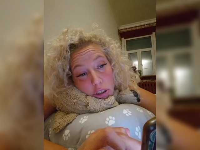 MoonKitten live webcam show