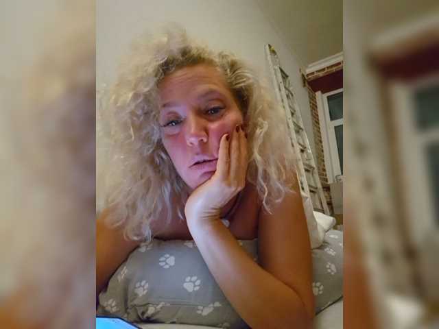 MoonKitten live webcam show