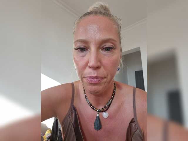 MoonKitten live cam on BongaCams
