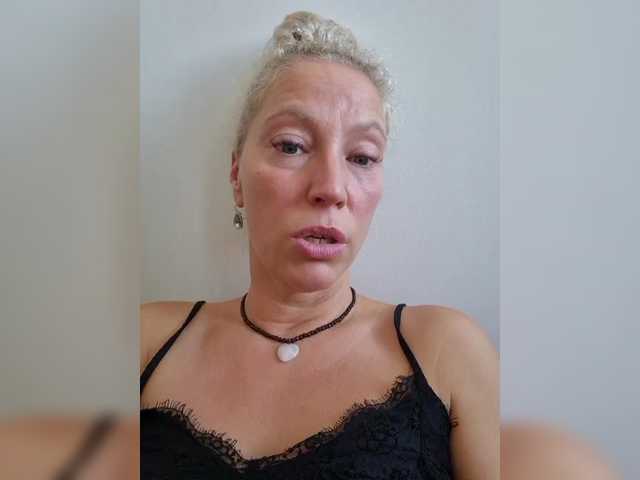 MoonKitten live cam on BongaCams