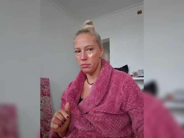 MoonKitten live cam on BongaCams