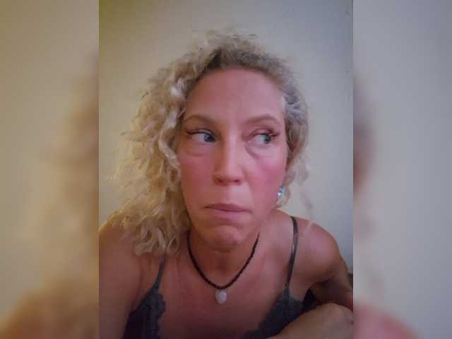 MoonKitten live cam on BongaCams