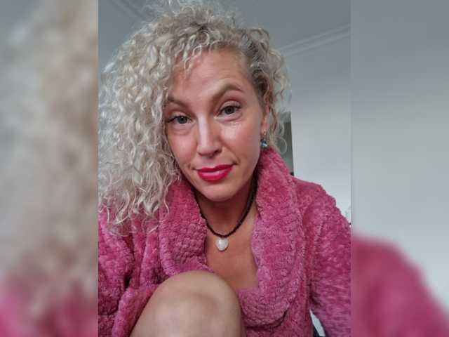 MoonKitten live cam on BongaCams