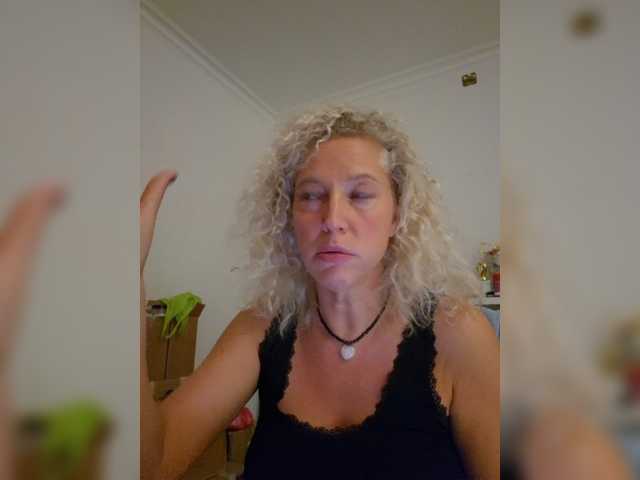MoonKitten live cam on BongaCams