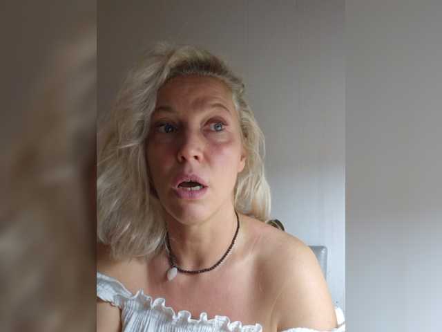 MoonKitten live cam on BongaCams