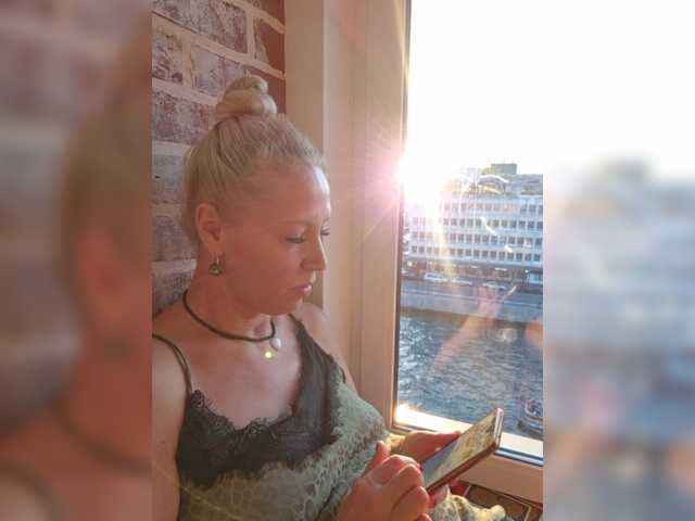 MoonKitten live cam on BongaCams