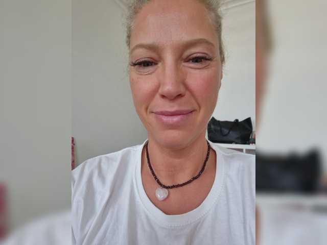 MoonKitten live cam on BongaCams