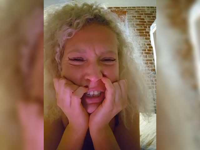 MoonKitten live cam on BongaCams