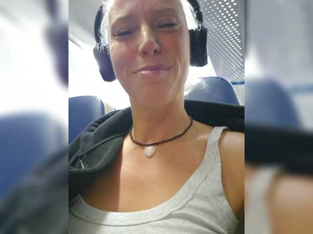MoonKitten live cam on BongaCams
