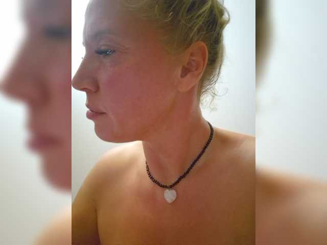 MoonKitten live cam on BongaCams