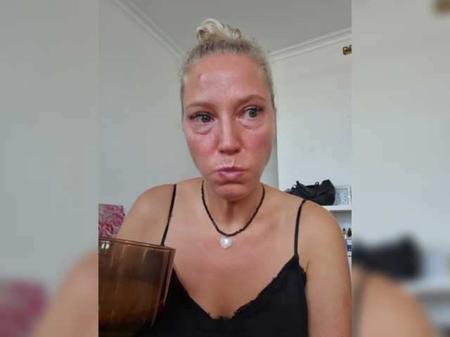 MoonKitten live cam on BongaCams