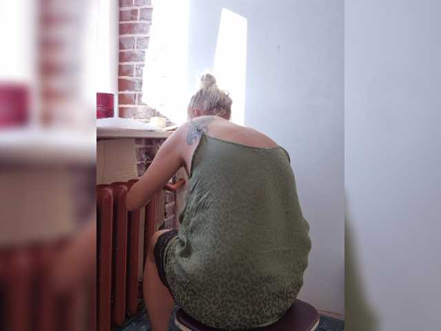 MoonKitten live cam