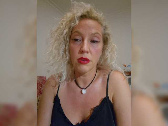 MoonKitten live cam