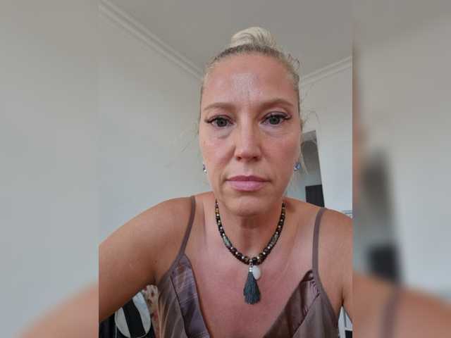 MoonKitten live cam on BongaCams