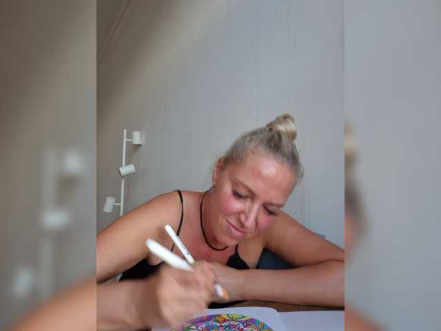 MoonKitten live cam on BongaCams
