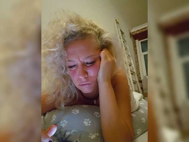 MoonKitten live cam on BongaCams