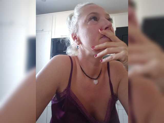 MoonKitten live cam on BongaCams