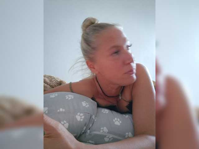 MoonKitten live cam on BongaCams
