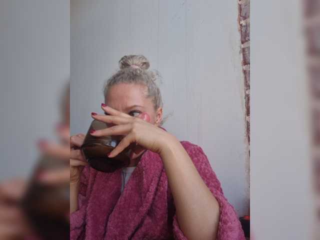 MoonKitten live cam on BongaCams