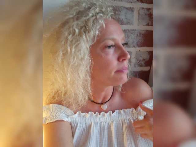MoonKitten live cam on BongaCams