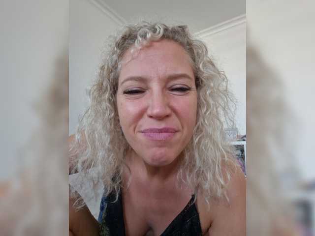 MoonKitten live webcam show