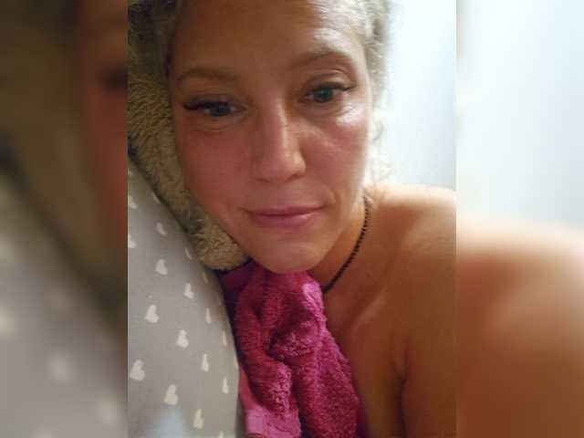 MoonKitten live cam on BongaCams