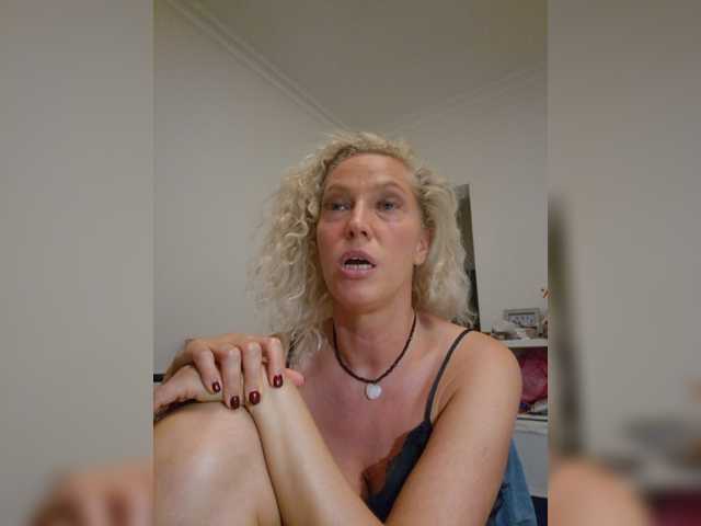 MoonKitten live cam on BongaCams