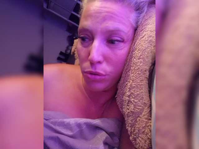 MoonKitten live cam on BongaCams