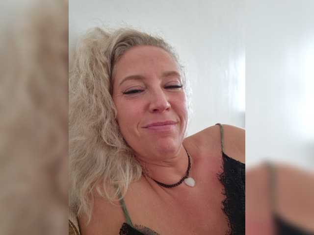 MoonKitten live cam on BongaCams