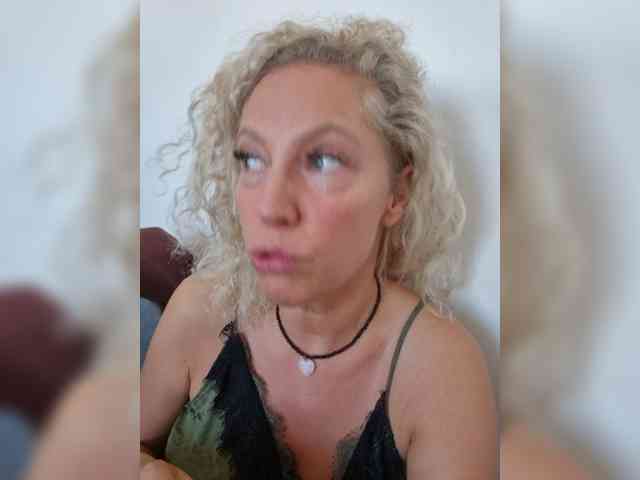 MoonKitten Sex Cam Show