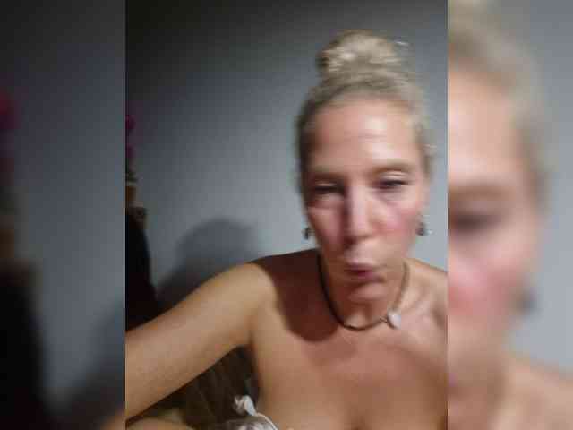 MoonKitten Sex Cam Show