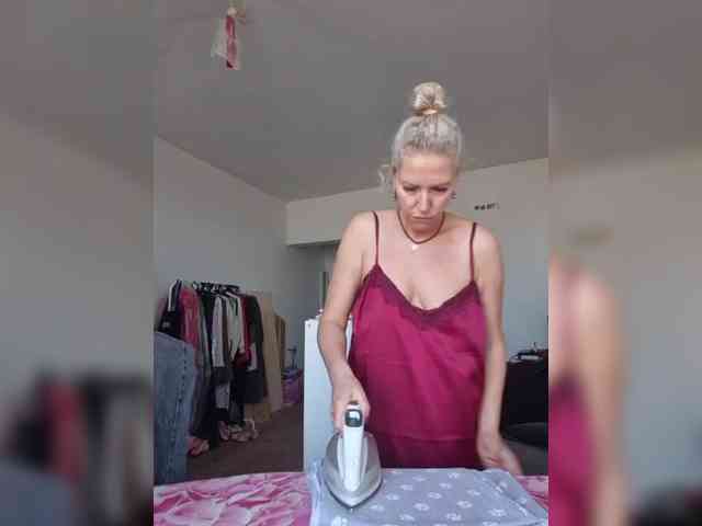 MoonKitten Sex Cam Show