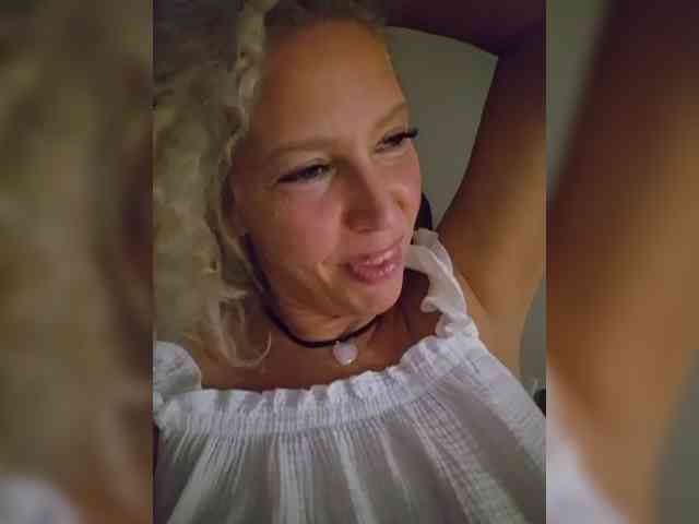 MoonKitten Sex Cam Show