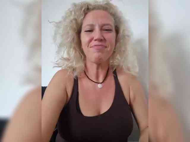 MoonKitten Sex Cam Show