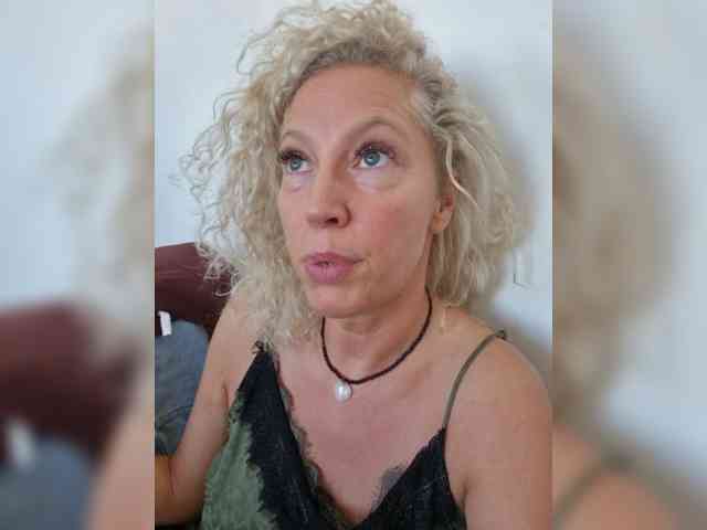 MoonKitten Sex Cam Show