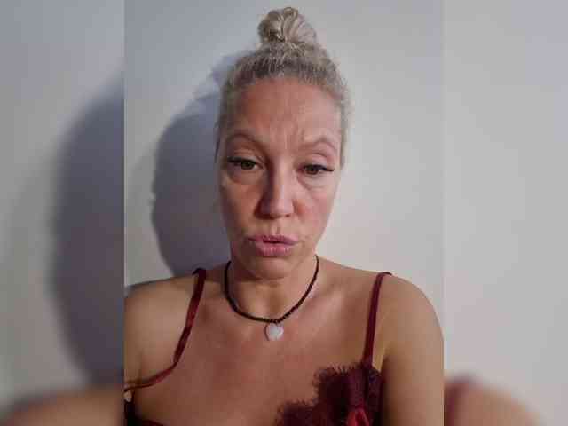 MoonKitten Sex Cam Show