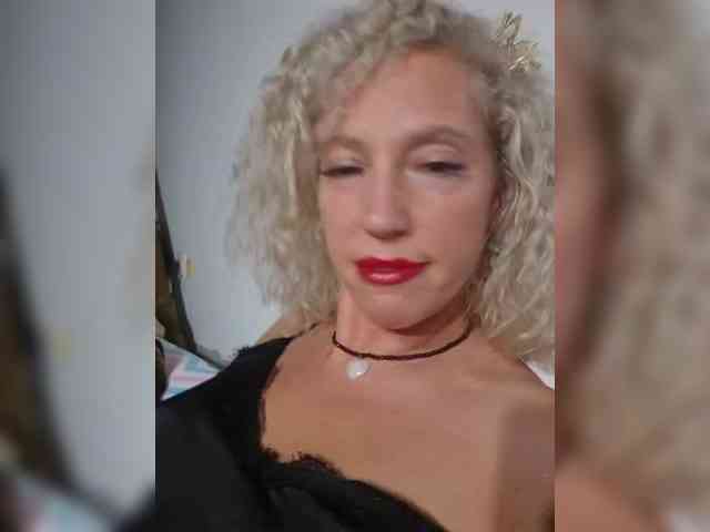 MoonKitten Sex Cam Show