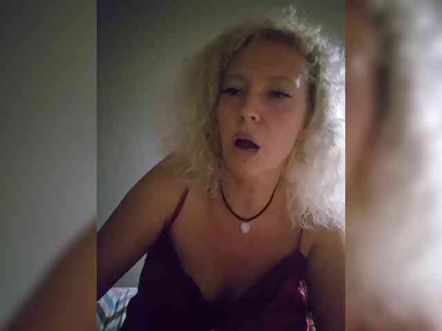 MoonKitten Sex Cam Show