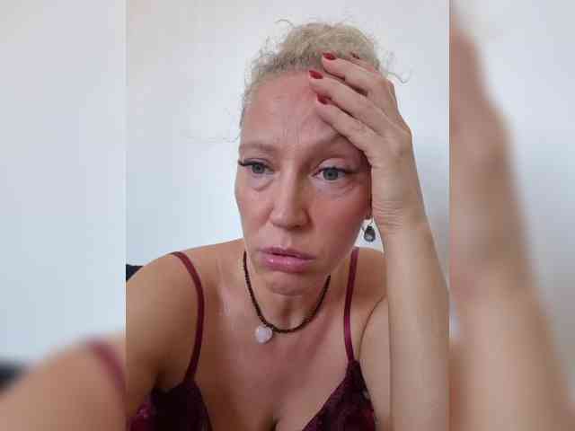 MoonKitten Sex Cam Show
