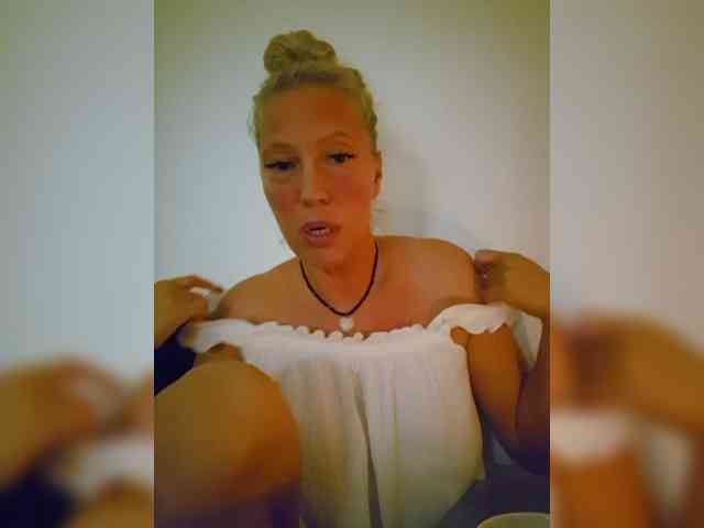MoonKitten Live Webcam on BongaCams