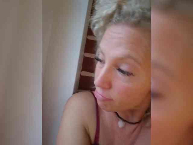 MoonKitten Sex Cam Show