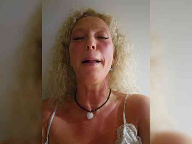 MoonKitten Sex Cam Show