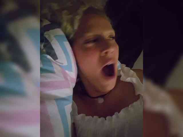 MoonKitten Sex Cam Show