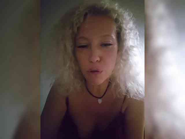 MoonKitten Sex Cam Show