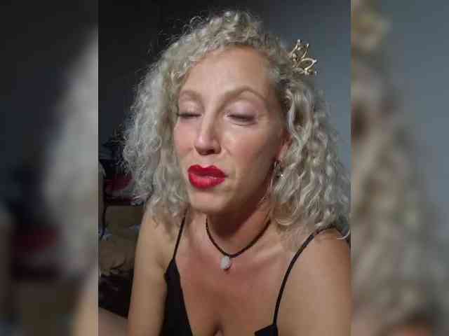 MoonKitten Sex Cam Show