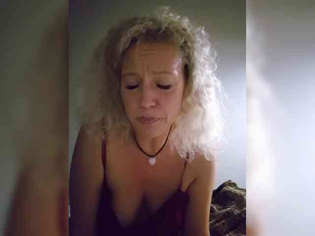 MoonKitten Sex Cam Show