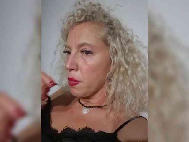 MoonKitten Sex Cam Show