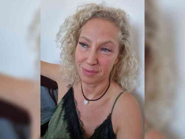 MoonKitten Sex Cam Show