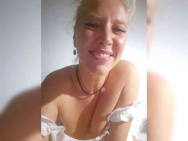 MoonKitten Sex Cam Show