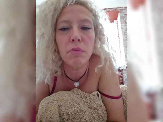 MoonKitten Sex Cam Show